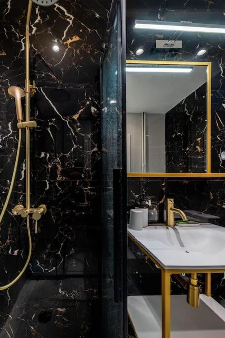 Athens Downtown Cozy Luxury Nest Apartment ภายนอก รูปภาพ